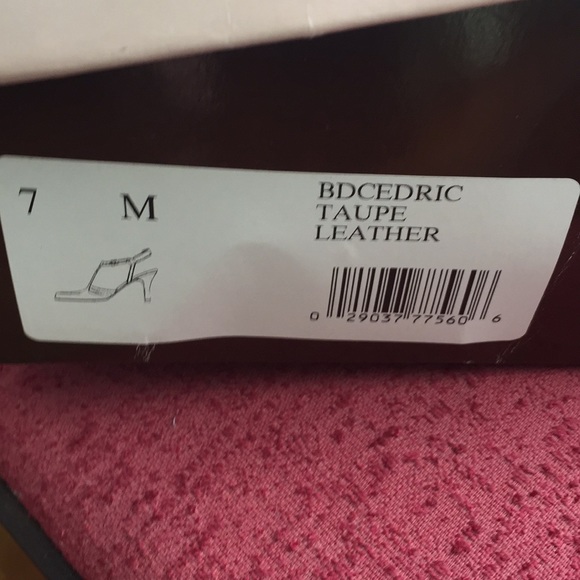 Pumps - Picture 2 of 4